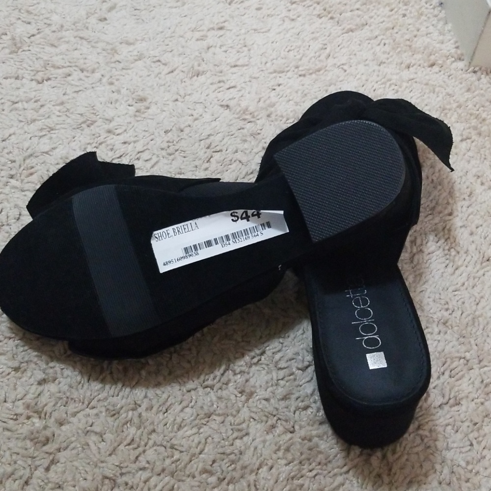 Sandals - Picture 2 of 4
